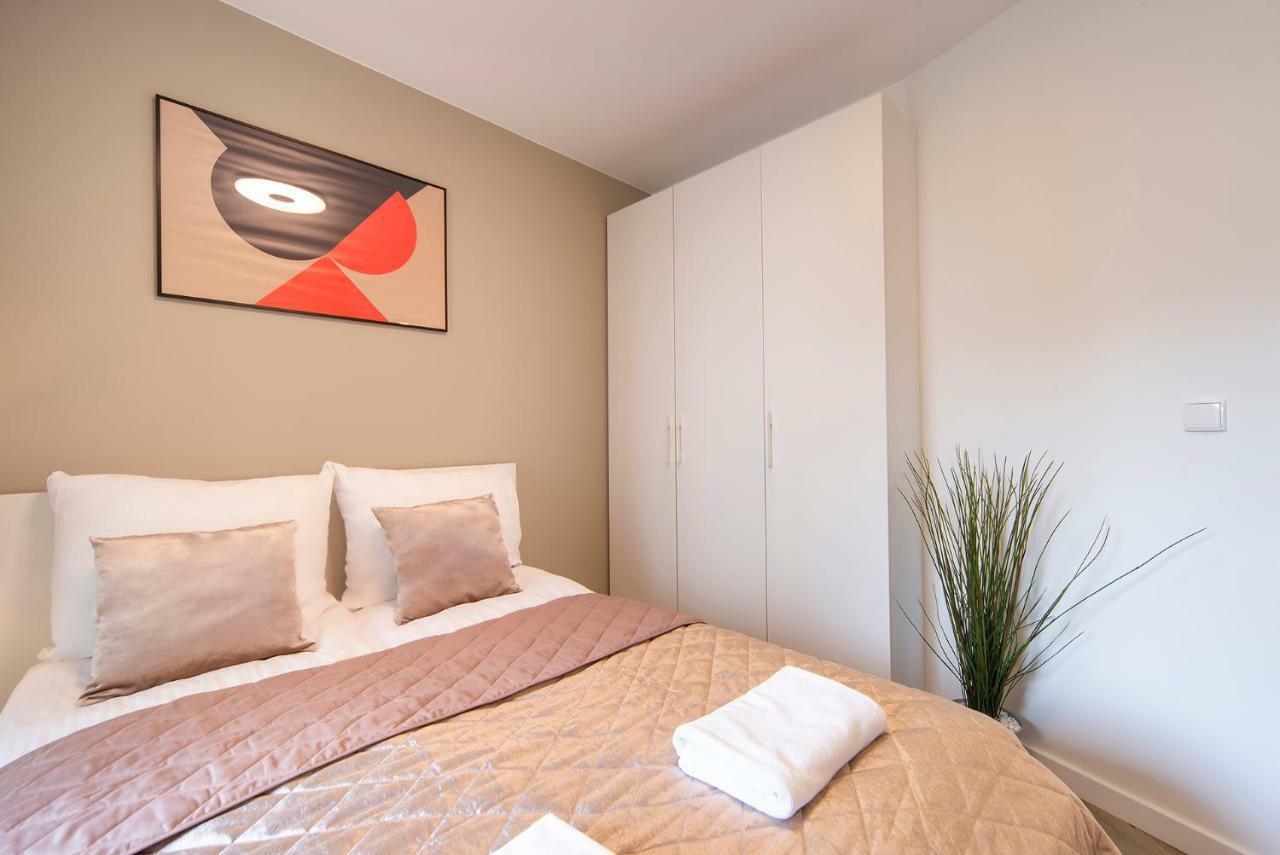 Apartments Kontinuum Gdansk By Renters المظهر الخارجي الصورة